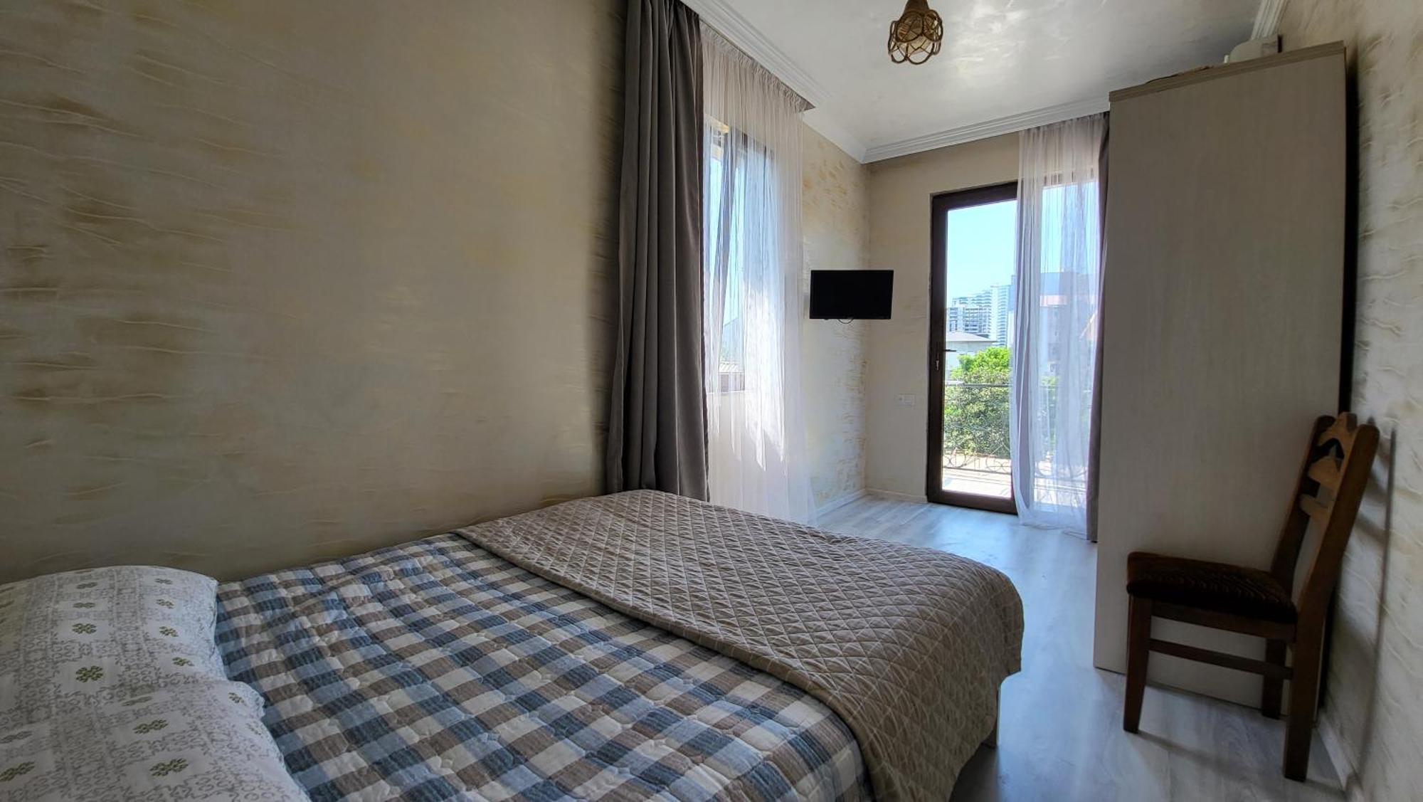 Guesthouse Gocha Beridze Batumi Exterior photo