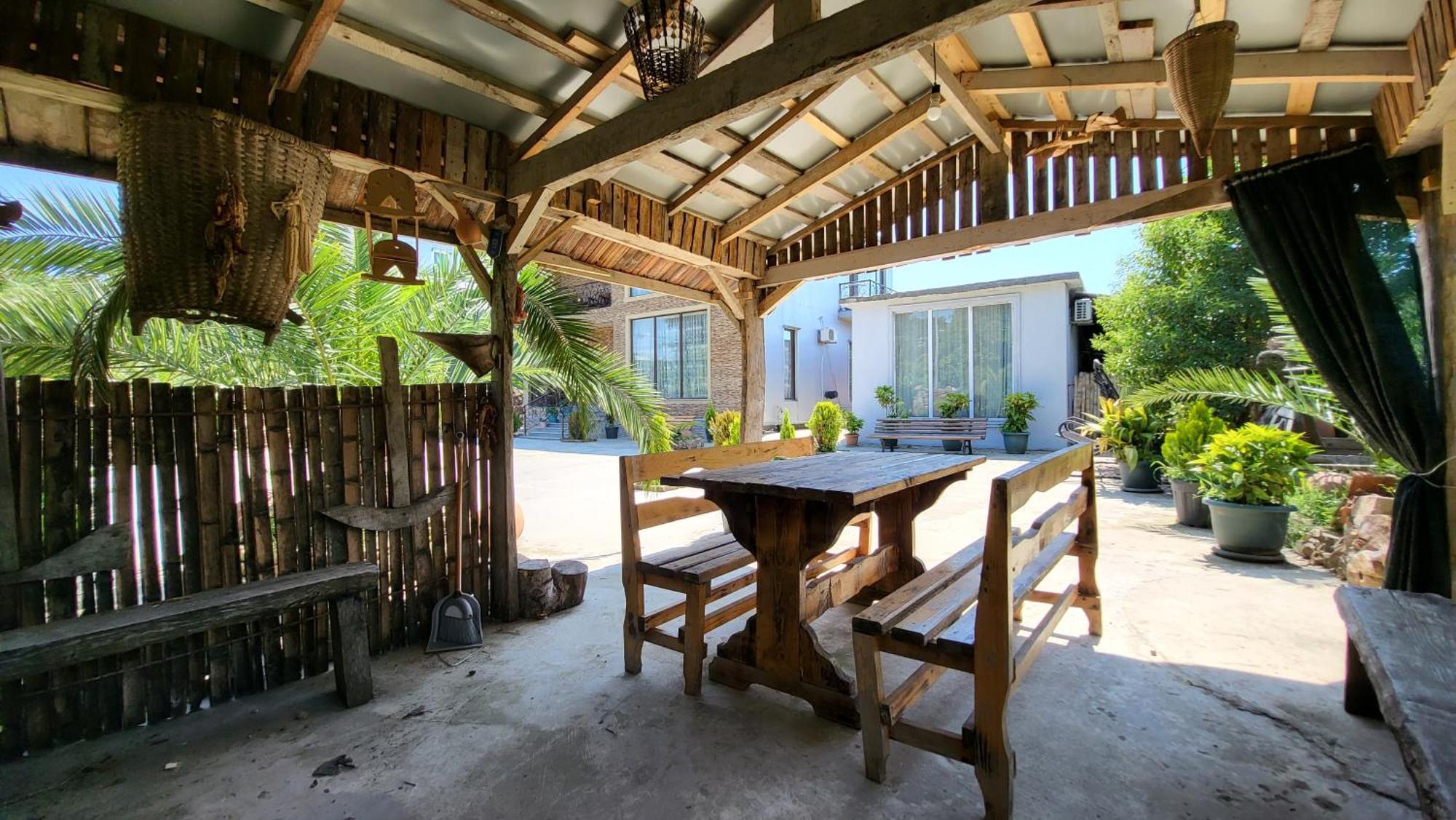 Guesthouse Gocha Beridze Batumi Exterior photo